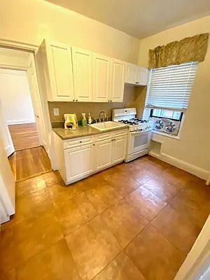Rented by LRGNY Group, Inc. | media 28