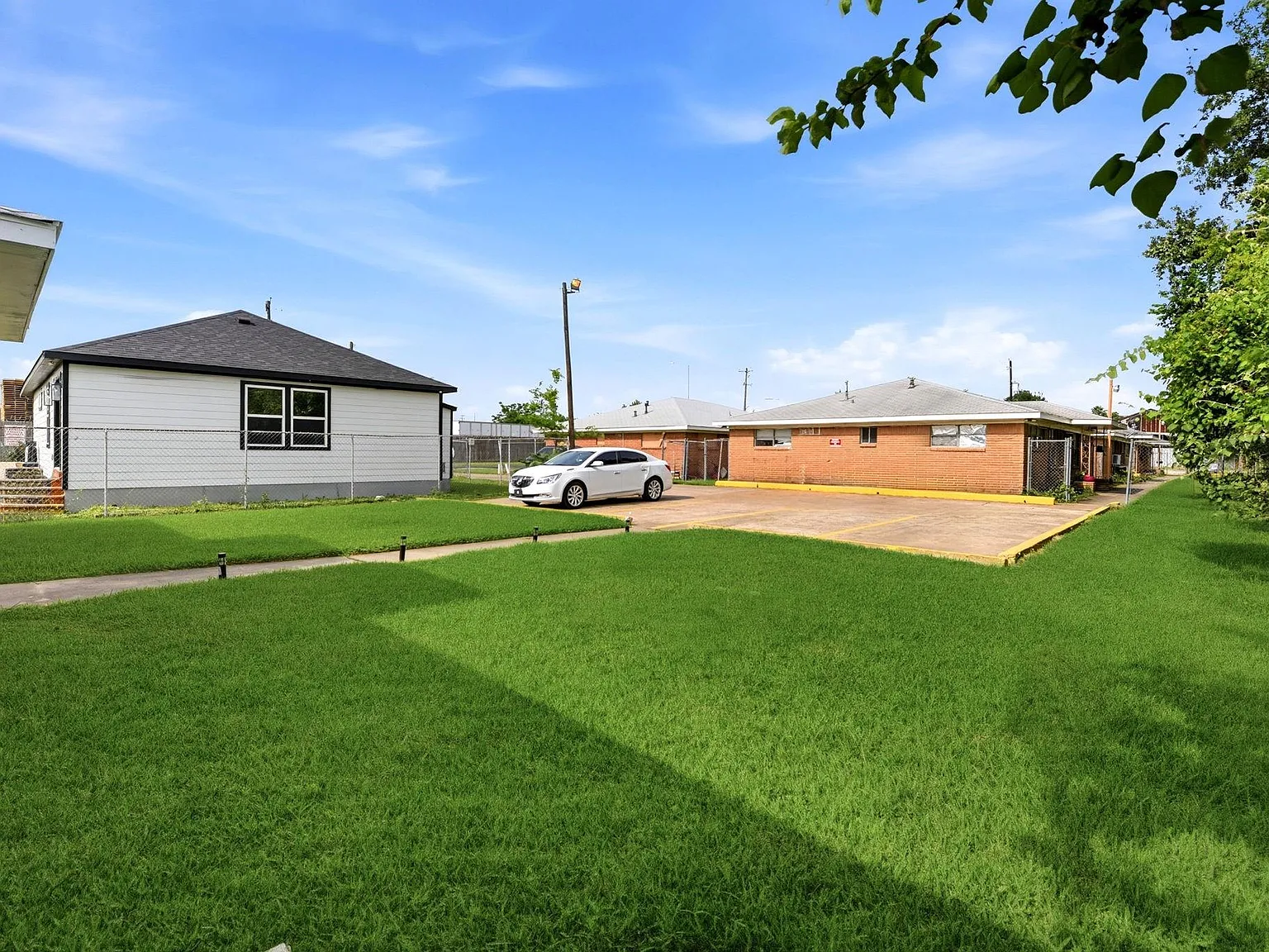 2 bed, 8.0 bath, 760 sqft, $750 — Photo 3