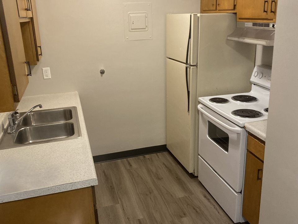 2nd image of 1209 20th St S #3