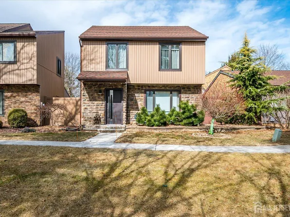 24 Whittney Ct, East Brunswick, NJ 08816