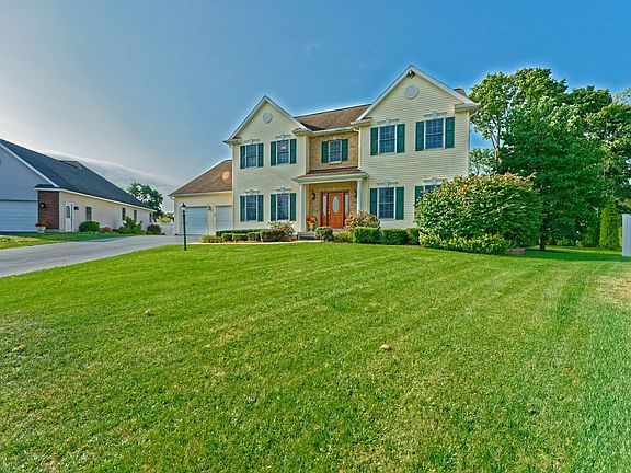 2nd image of 5 Pembrooke Ct