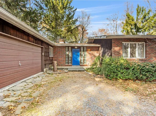 461 E Mountain Road S, Cold Spring, NY 10516