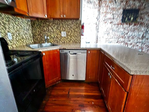 3rd image of 1726 Moore St #2