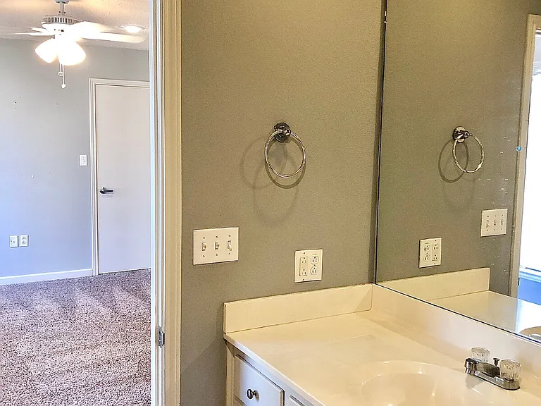 413 Dowden Rd #D — Photo 5