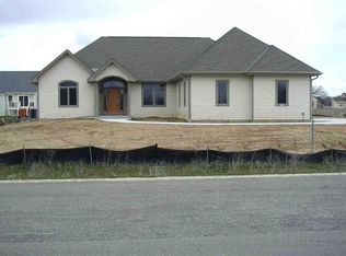 548 S Buth Rd, Dousman, WI 53118