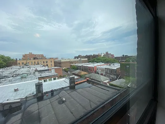 Rented by Mdays Realty | media 40