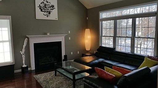 3rd image of 14 Broadmoor Ln #14