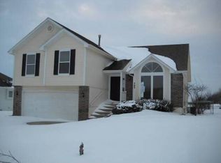 702 S Sunset Ln, Raymore, MO 64083