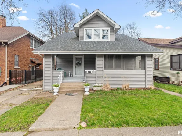 506 S 7th St, Pekin, IL 61554
