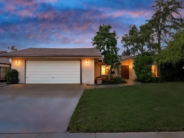 165 Lyon Ave, Sanger, CA 93657