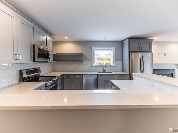 3rd image of 3012 Coolidge Hwy