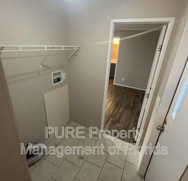 4820 NE 141st Ter — Photo 12