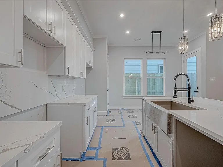 6840 Del Rio St — Photo 23