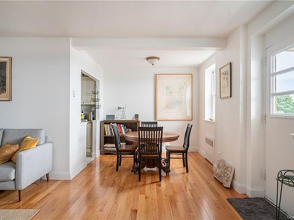 4th image of 377 N Broadway APT 606
