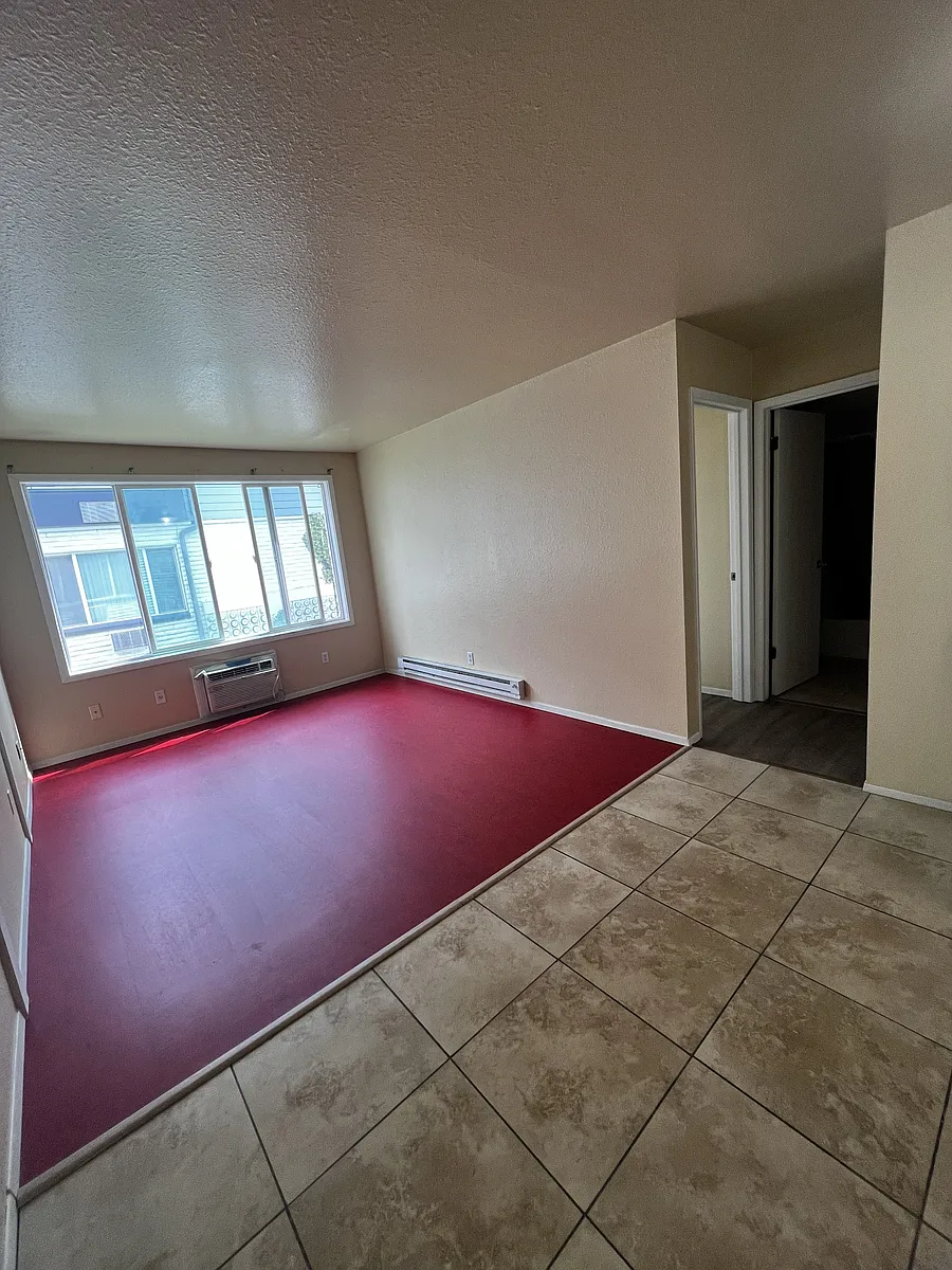 Building Photo - 742 S 400 E #H207