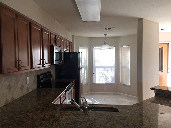 3rd image of 7841 Sugar Bend Dr