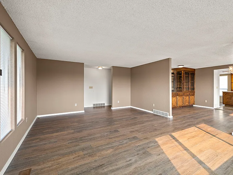2516 Rockefeller Ave #1 — Photo 20