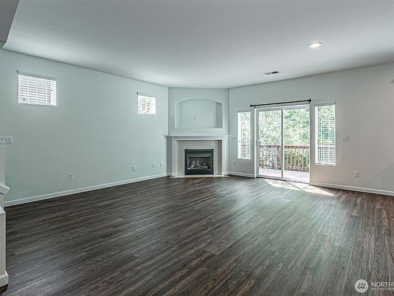 5th image of 4405 Hudson Court NW