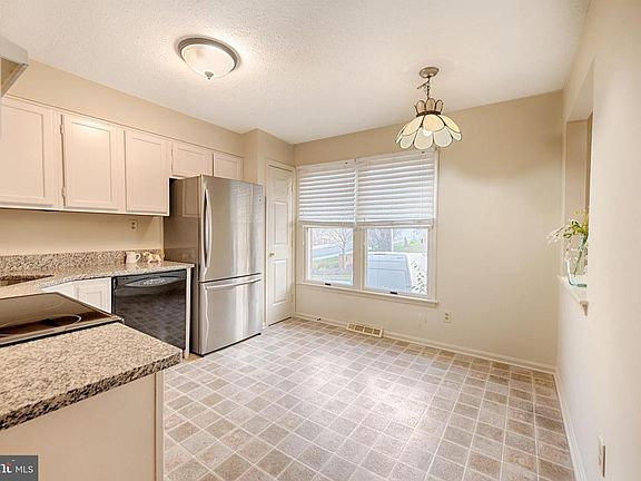 3rd image of 103 Oak Moore Ct #17