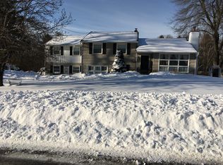 8 Rambling Ln, Malvern, PA 19355