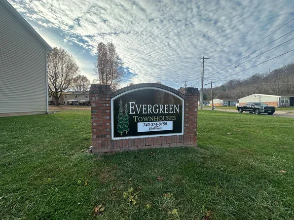 Evergreen Apartments & Townhouses in Belpre, OH, 1604 Hill St #1606-G, Belpre, OH 45714