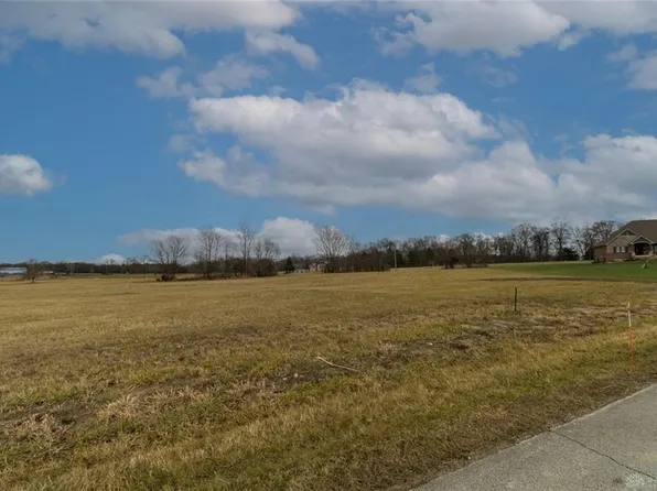 6473 Willow Lake Dr, Greenville, OH 45331