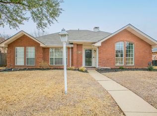 1407 Dudley Dr, Carrollton, TX 75007