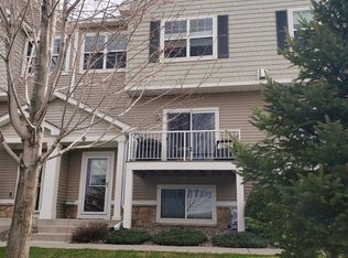 9560 Madison Dr APT 2, Chanhassen, MN 55317