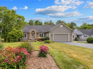 8405 Filaree Cir, Baldwinsville, NY 13027