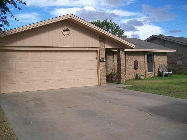 1st image of 8838 Holiday Dr