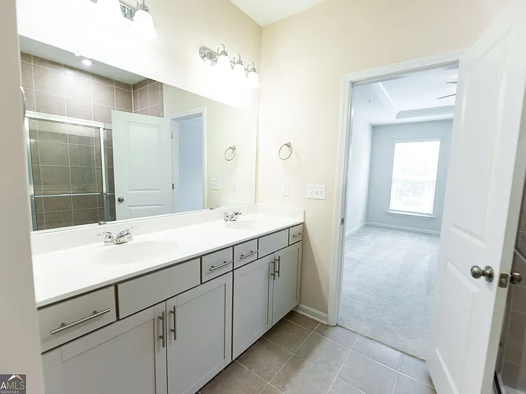 57 Robertson Ave — Photo 18