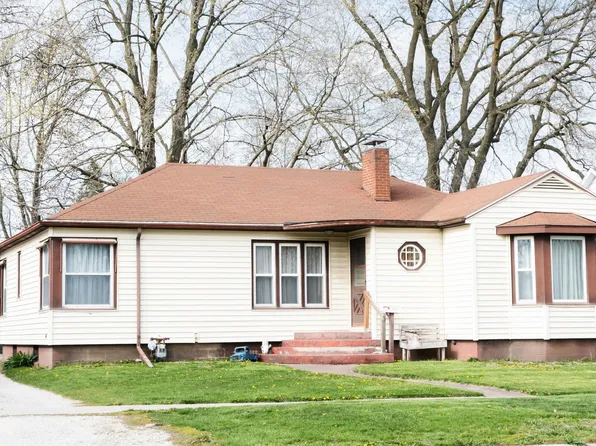 819 E Water St, Pontiac, IL 61764