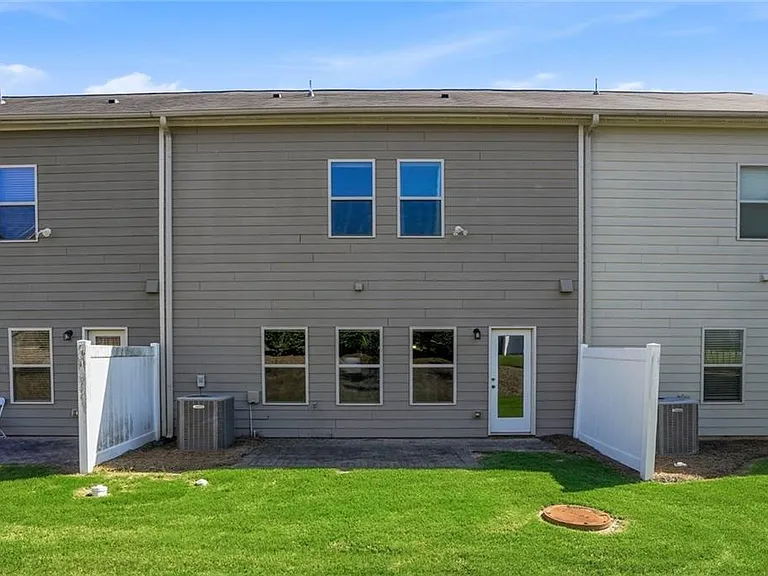 2639 Bloom Cir — Photo 23