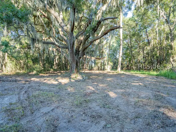 14 Kinte Drive, St Helena Island, SC 29920