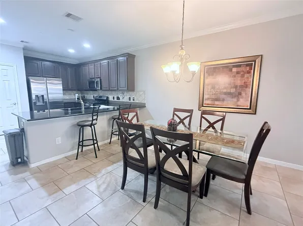 27 Umbria Ln, Spring, TX 77382