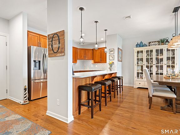 5th image of 60 Maple Street #39