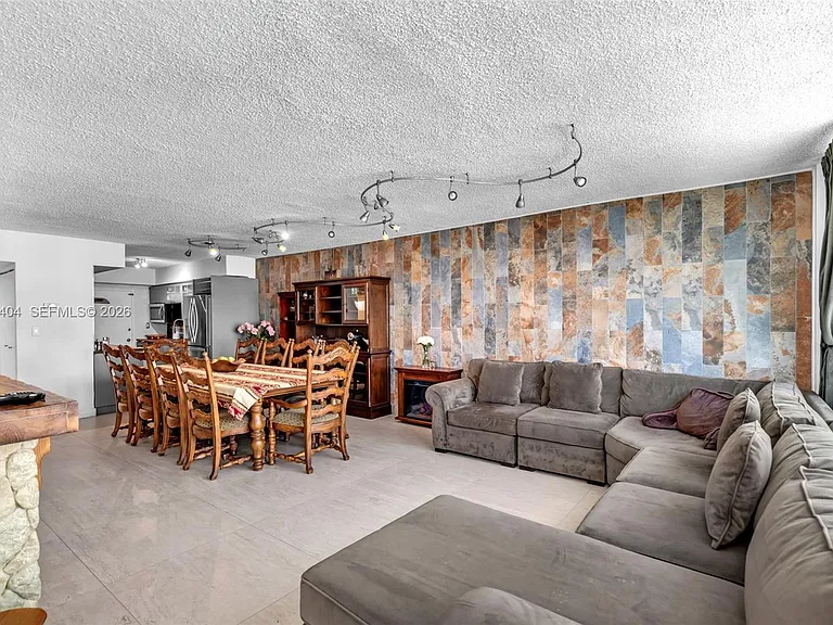 5401 Collins Ave #813 — Photo 5