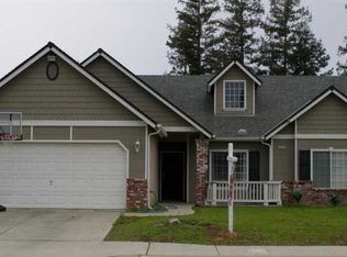 2079 E Poppy Hills Dr, Fresno, CA