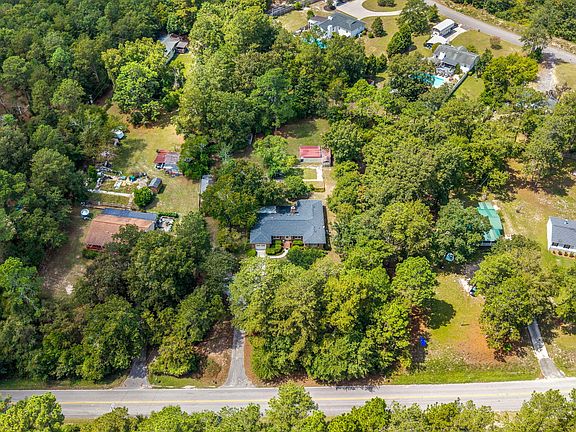 5th image of 619 Cherokee Dr