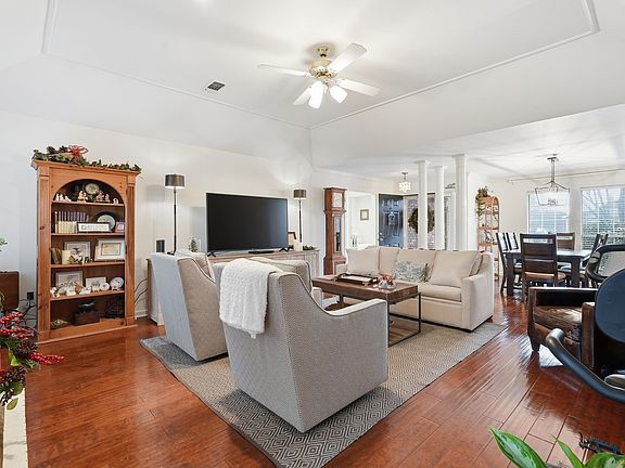 5th image of 2913 Joanna Dr