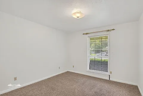2313 Wesley Cir — Photo 17