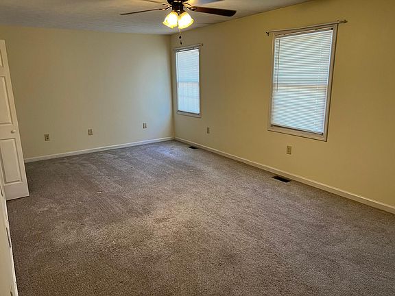 5th image of 707 Marietha Dr APT 4