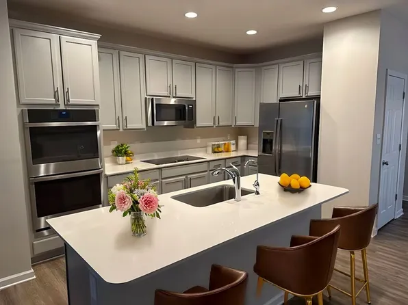 2942 W New York St, Indianapolis, IN 46222