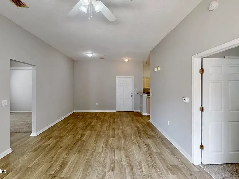 6100 Maggies Cir #102 — Photo 3