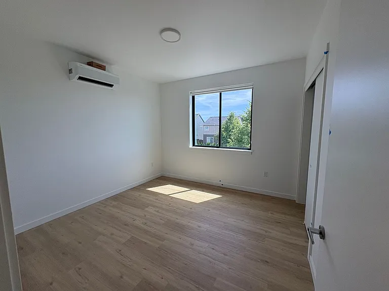 Abbey Creek Square Apartments — Photo 10