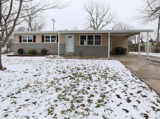 1102 Saint Paul Ln, O'Fallon, MO 63366