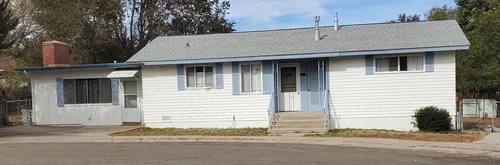 1217 1st St Photo 1