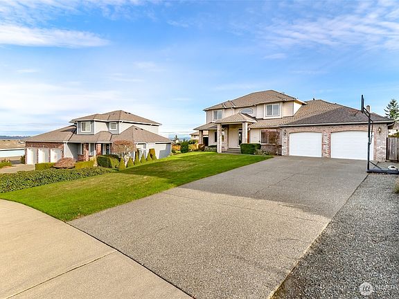 4th image of 2201 Hillside Drive NE