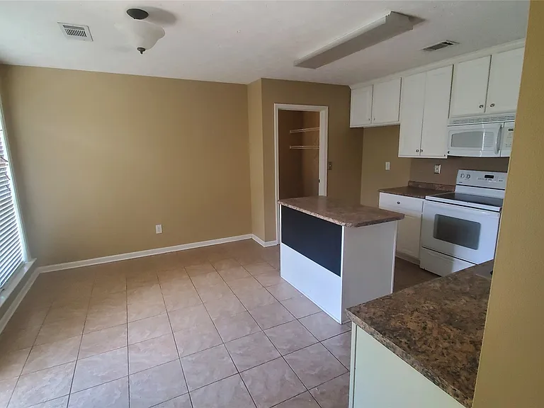 8755 Ridgestone Ct — Photo 5