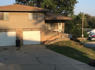 6829 S 45th St, Omaha, NE 68117